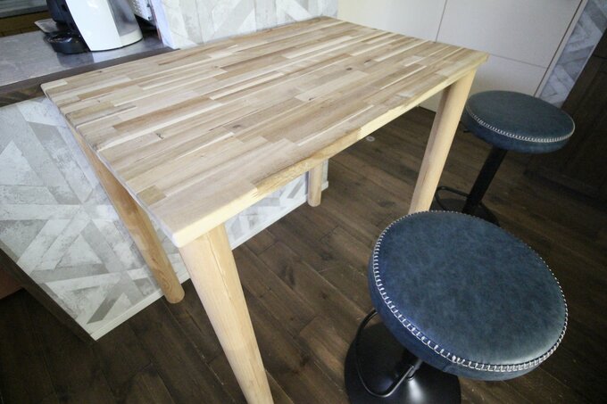 ダイニングテーブル