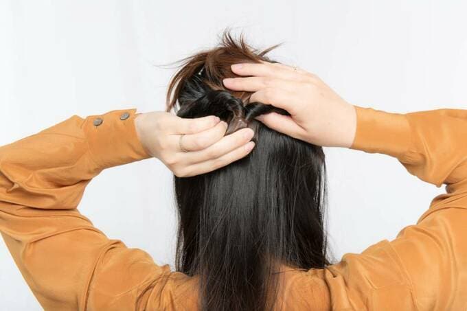 毛束を下から通してくるりんぱ