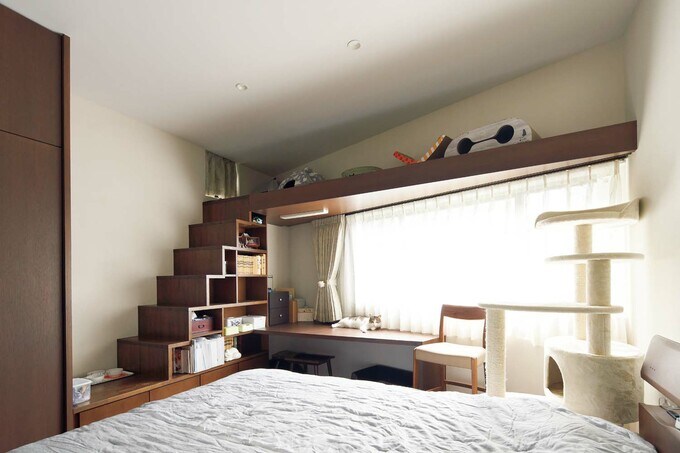 階段家具をキャットウォークに再利用