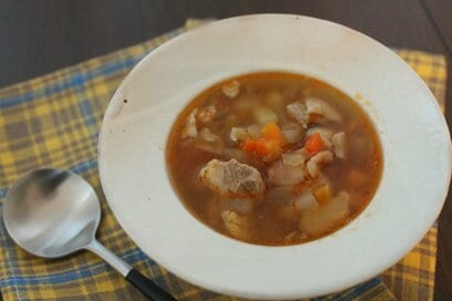料理が苦手でも大丈夫。鶏もも肉と野菜のうま味がつまった「これだけスープ」レシピ
