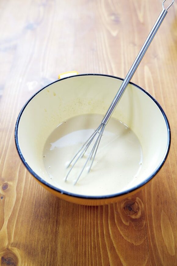 ボールにマヨネーズソース