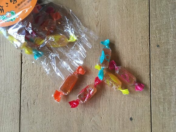 かわいいので、ビンにつめておいたら、すごい勢いで食べられちゃいました