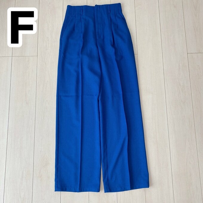 F 　ハイウエストカラーストレートスラックス（1690円）