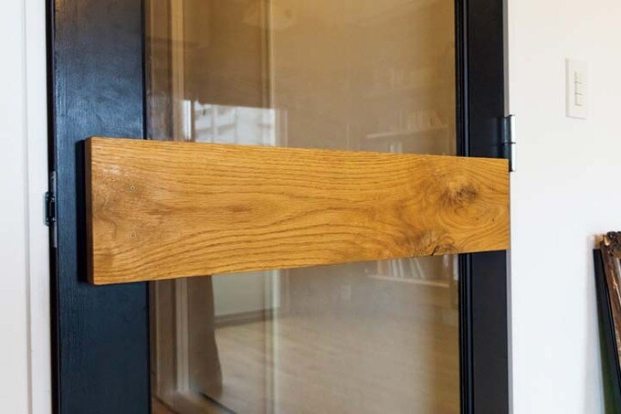 木目が美しい取っ手