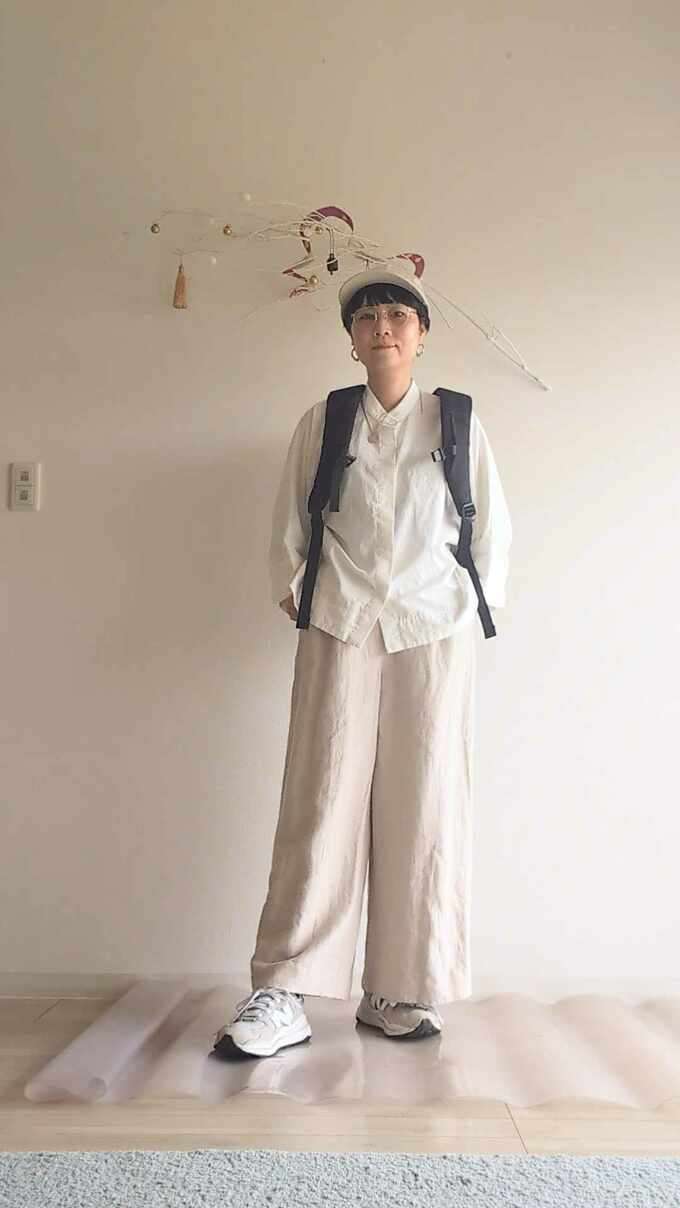 キャップ×リネンパンツ