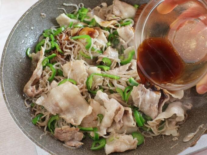 調味料を入れる