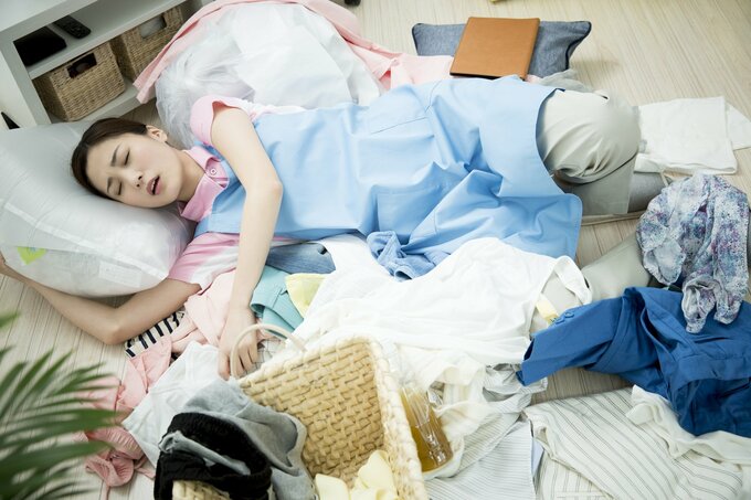 家事をする女性