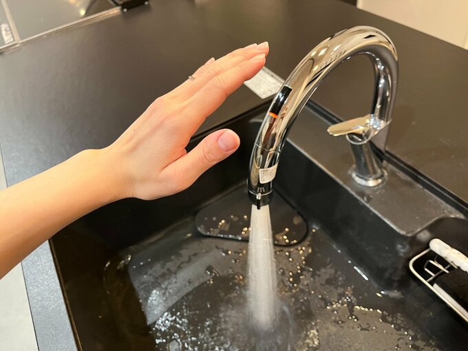 タッチレス水栓