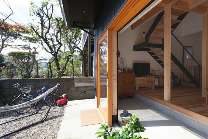 玄関建具を全開した玄関土間