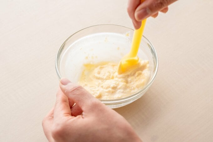 混ぜられているソース