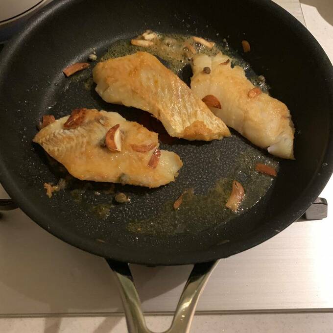 お好みで野菜やレモンをそえて