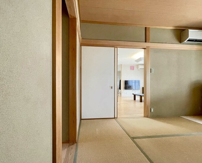 和室から見たリビング