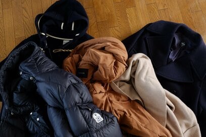 クリーニングに出しそびれた服がスッキリ片づく方法。「いつかそのうち…」がなくなる