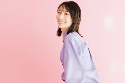 波瑠さんインタビュー。「増えがちな服はクローゼットに収まる分だけ」