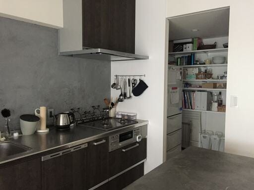 キッチンとパントリー