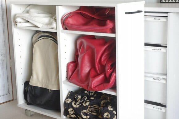 使用頻度の低いバッグを収納