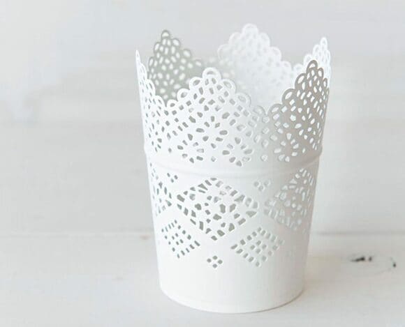 レース柄のホルダー