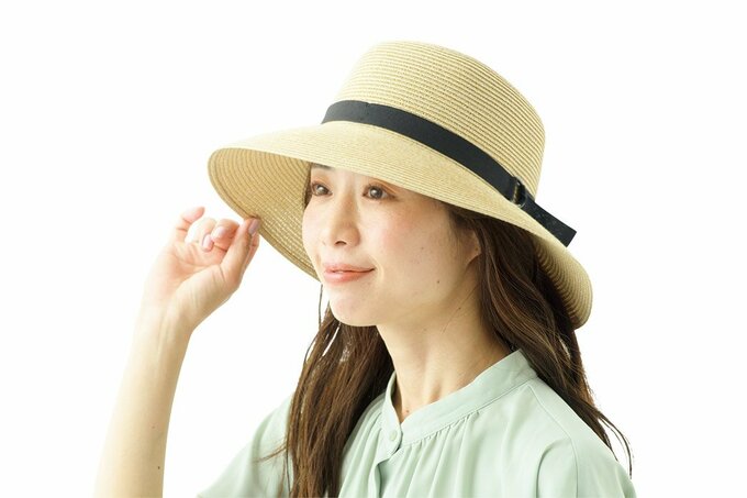 UVカットハットかぶっている女性