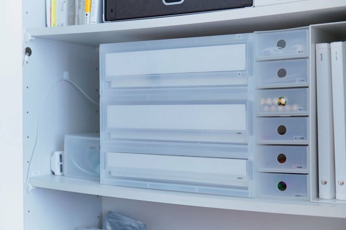 引き出しの前面にマスキングテープ