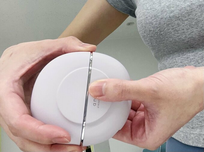 キャップを開ける