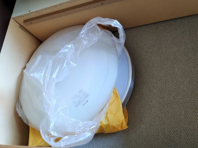 使っていない照明器具2つ