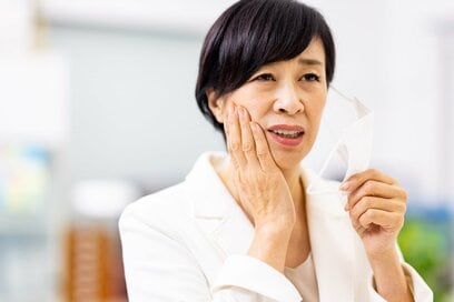 顔が大きいのは生まれつきではない！？「小顔によい姿勢」とダメな姿勢