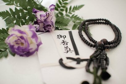 香典返しは二度必要なことも！「親族から総スカン」のワケは？