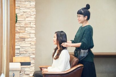 日本人はシャンプーしすぎ？「冬でも毎日シャンプーすべきか」美容師に聞いてみた