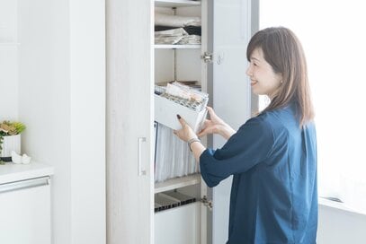 プロが教える「貯まる片づけ」。ハンガーをそろえれば無駄づかいが減る