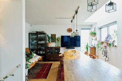 来客まであと5分、速攻で「リビングが片づく」方法3つ。生活感をサッと隠すだけで大違い