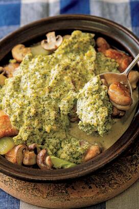 ブロッコリーのグラタン。ソースと具材で茎まで活用