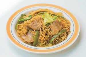 麺を電子レンジにかけてから炒める