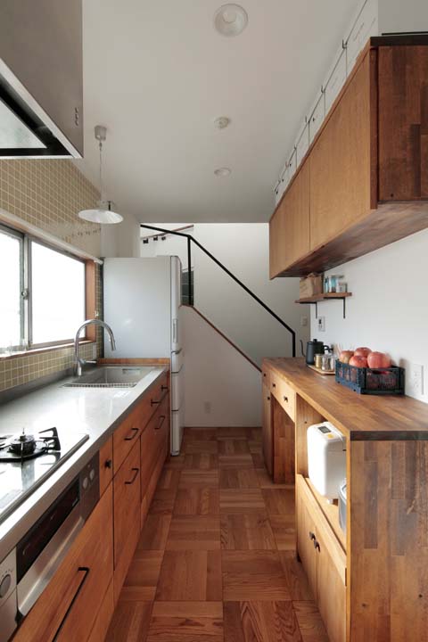 パイン材を使ったキッチン