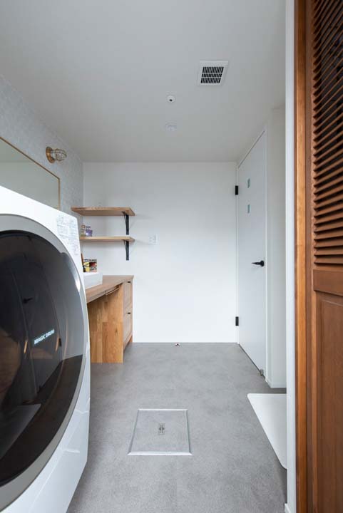 ワンフロアで洗濯の動線が完結する洗面室