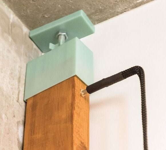 玄関用つっぱり棒天井部分