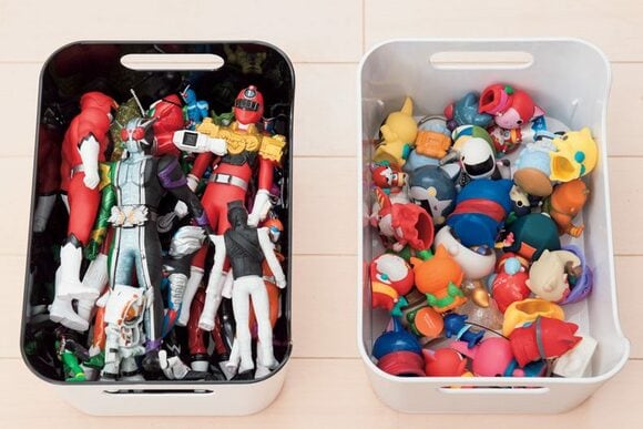 内側の色別に戦隊もの、キャラクターものを入れる