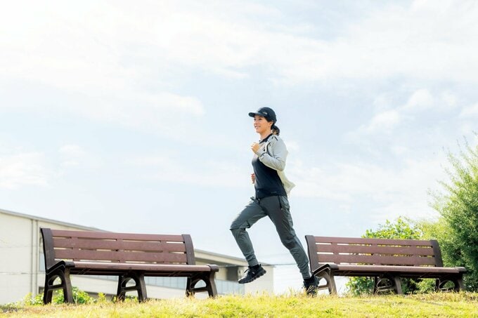 ランニングする人