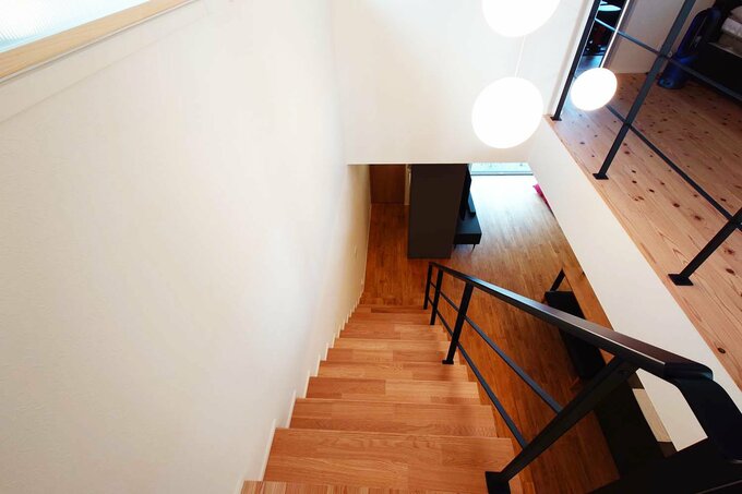 階段の先がトイレ