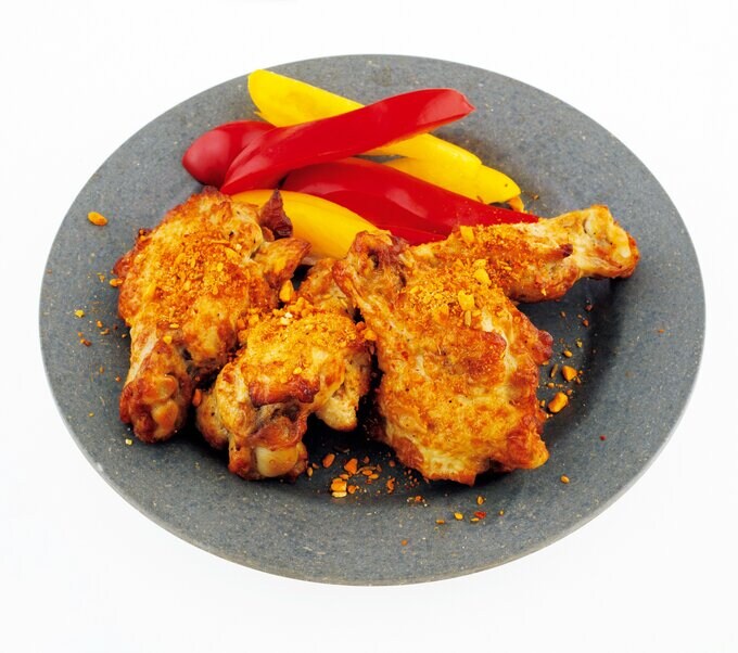 ケイジャンナッツスパイスがかかったチキン