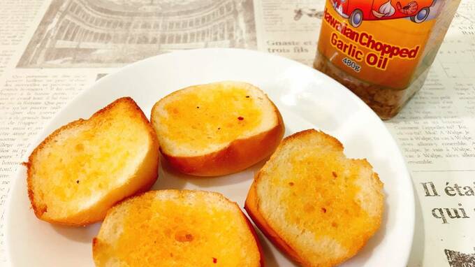 ディナーロールでガーリックトースト