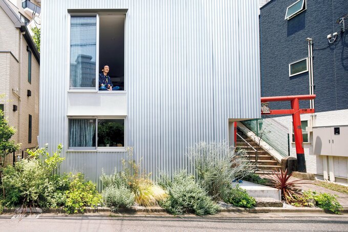 ガルバリウム鋼板の外壁が印象的な袁さんの家