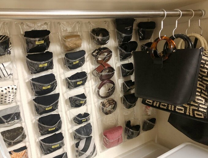 スカーフやベルトなど小物の収納