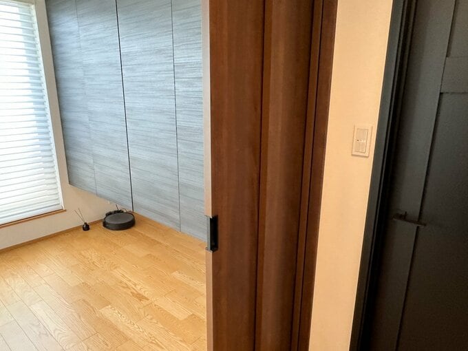 玄関ホールにある隠し扉