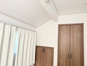 北側斜線制限で想定外の影響。収納が低すぎる、廊下と扉が干渉する…