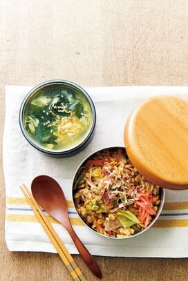 電子レンジで完成。オートミールで簡単そばめし弁当