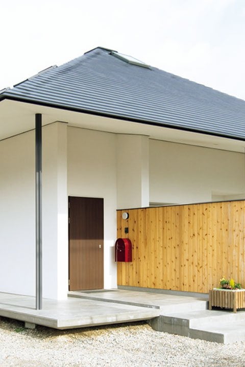 庭を仕切るために設けた木製フェンス