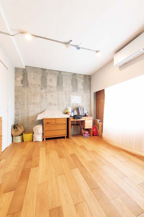 おもに長女と妻が使っている北側のスペース