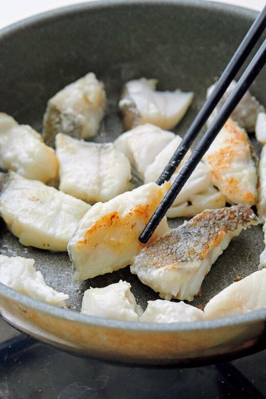 タラをバターで焼く