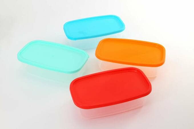 カラフルなタッパー