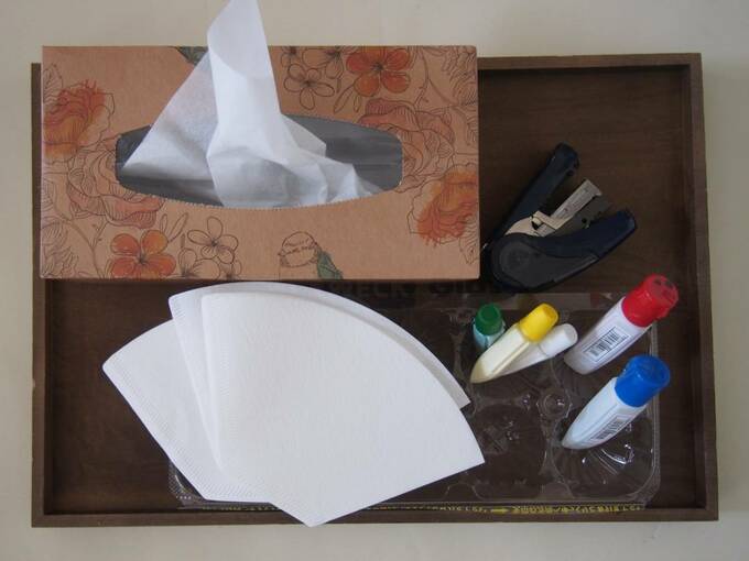 ティッシュや絵の具など
